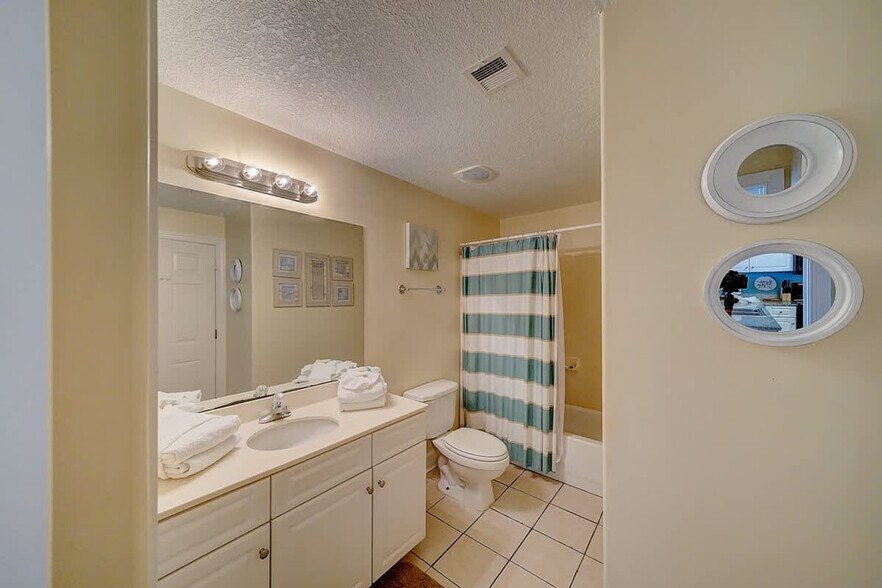 Building Photo - 10625 Front Beach Rd