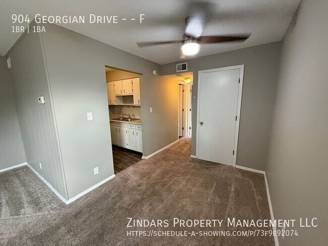 Building Photo - 904 Georgian Dr