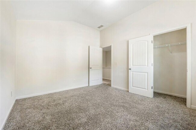 Building Photo - 4467 Water Mill Dr