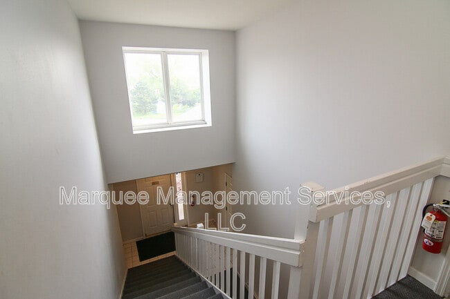 Building Photo - 118 Talon Pl