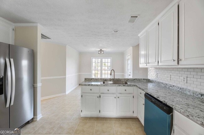 Building Photo - 7988 Westlake Dr