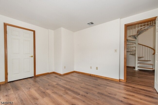 Building Photo - 21 Springfield Ave