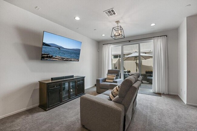 Building Photo - GORGEOUS 3 Bed Townhouse w/ EV & Solar