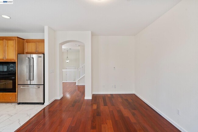 Building Photo - 7981 Bellina St