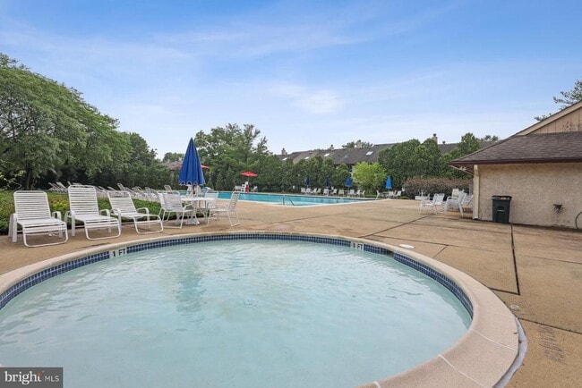 Building Photo - 153 Thoreau Dr