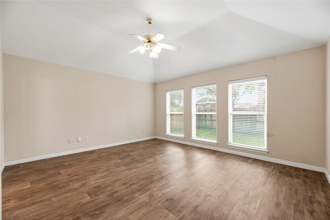 Building Photo - 11619 Cedarvale Ln