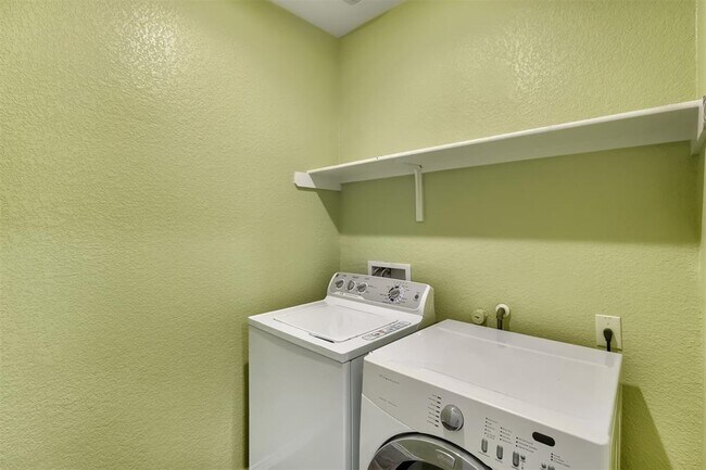 Building Photo - 3509 Conyers Ln