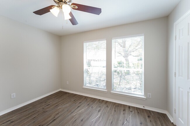 Building Photo - 28506 Carly Cove Ln
