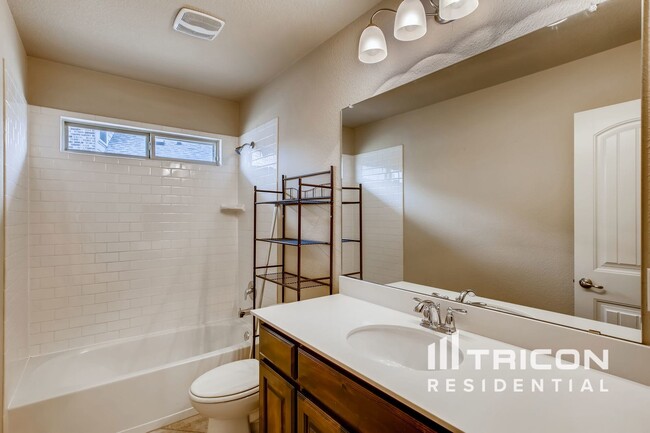 Building Photo - 1617 Grand Ct