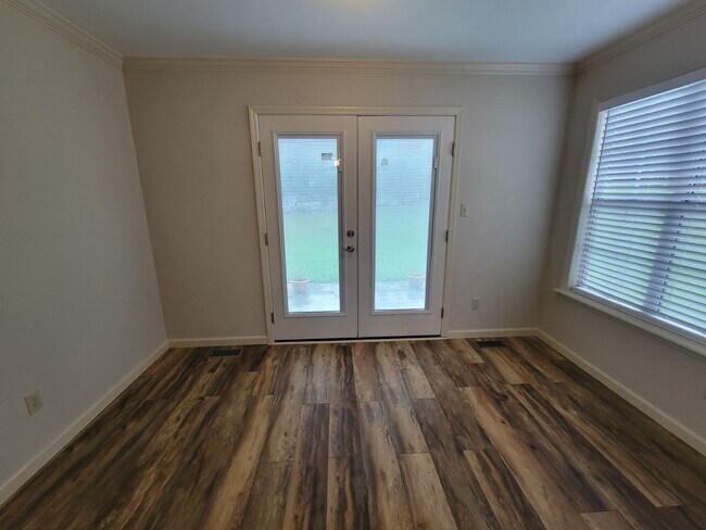 Building Photo - 4517 Crosland Dr
