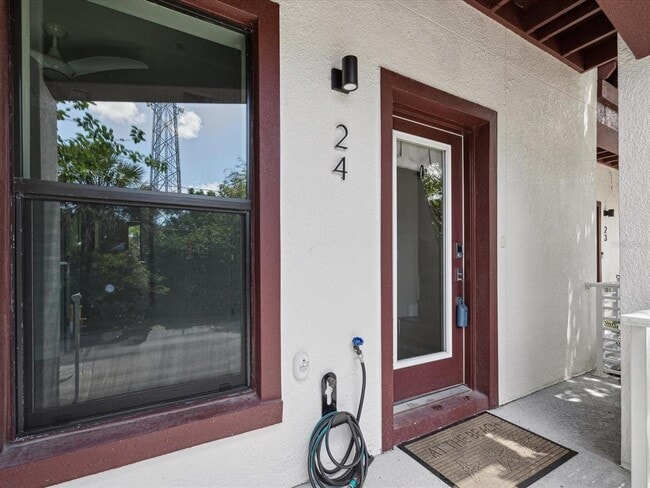 Building Photo - 946 Highland Ave