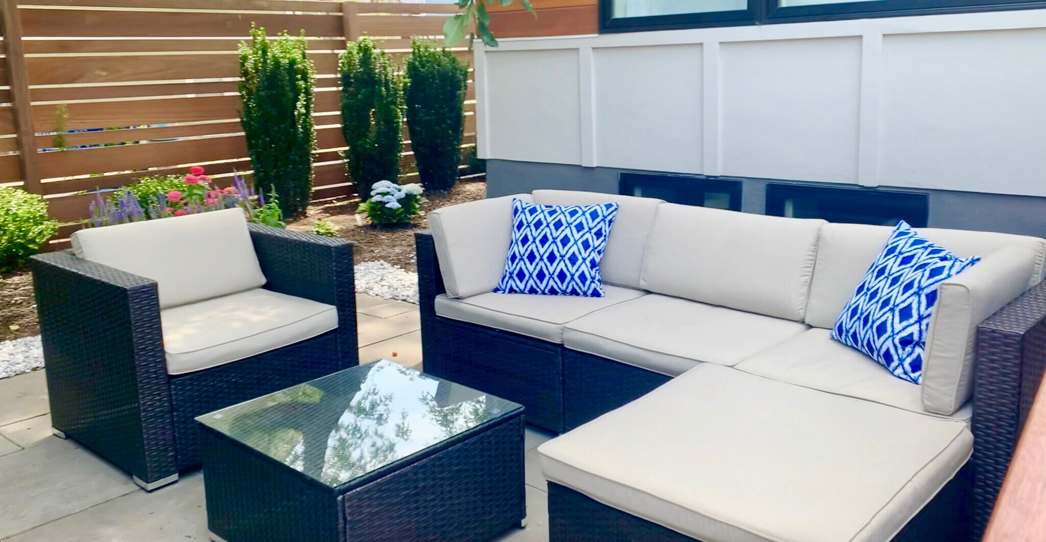 Fenced yard & Patio - 58 Lincoln St
