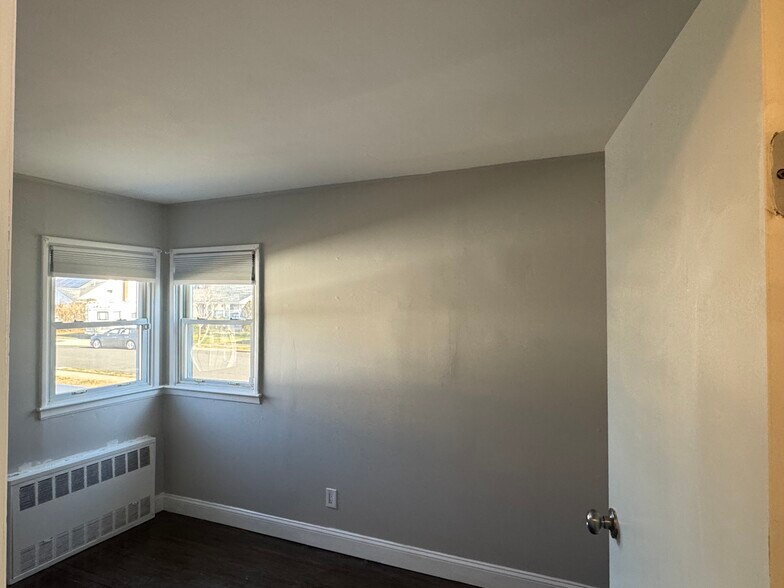 Building Photo - 1239 August Rd