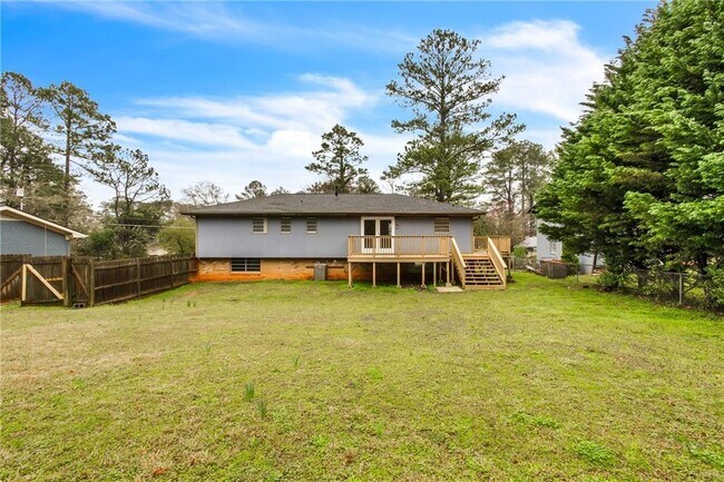 Building Photo - 331 Smyrna Powder Springs Rd SE