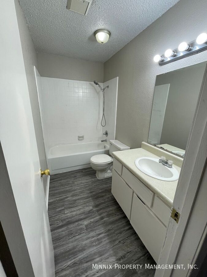 Building Photo - 3007 W Louisiana Ave