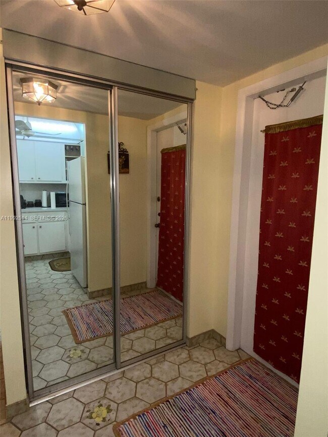 Building Photo - 8135 Sunrise Lakes Blvd