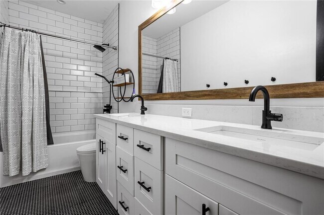 Building Photo - 1814 Barker Dr