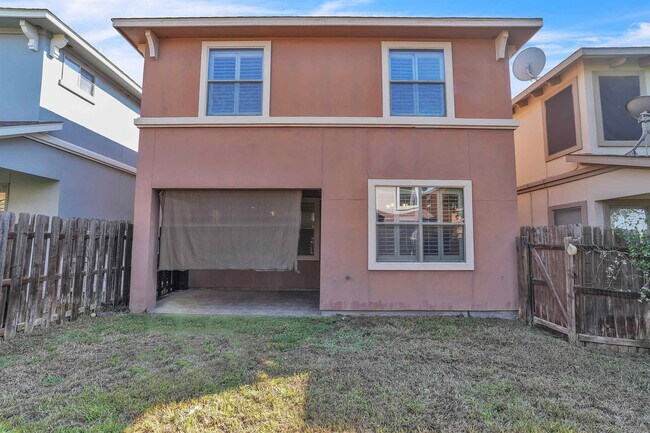 Building Photo - 9813 Sandhill Dr