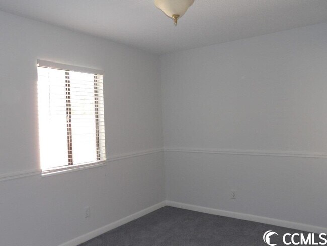 Building Photo - 10166 Beach Dr SW