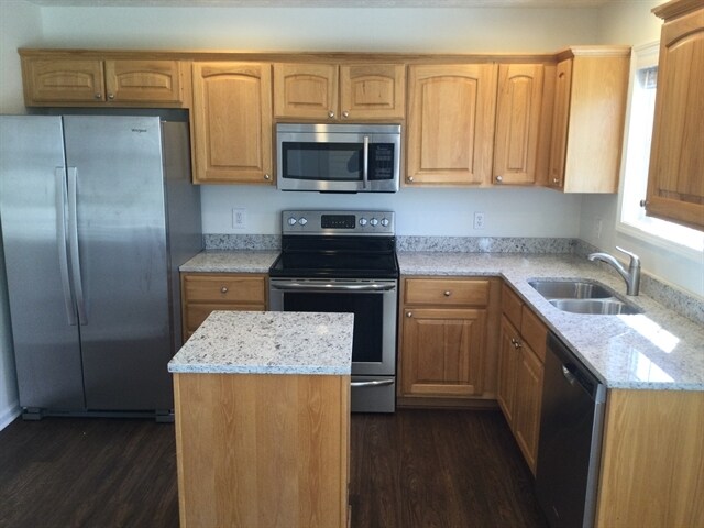 Building Photo - 851 Stardust Ct