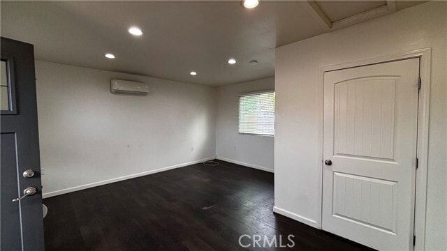 Building Photo - 7922 Lindley Ave