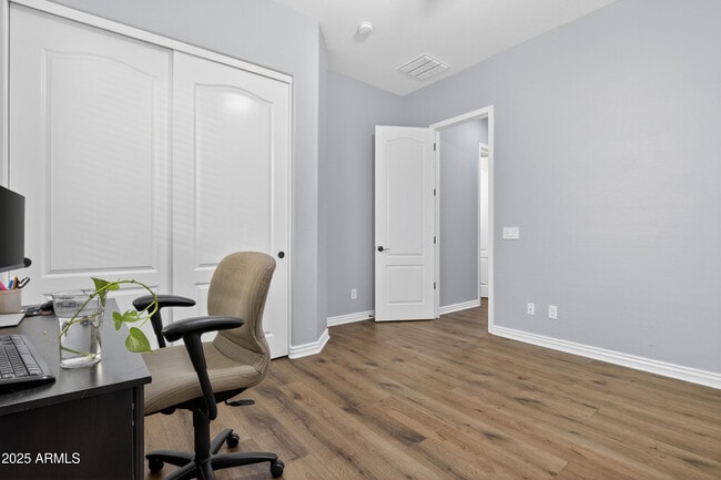 Building Photo - 2609 E Stacey Rd