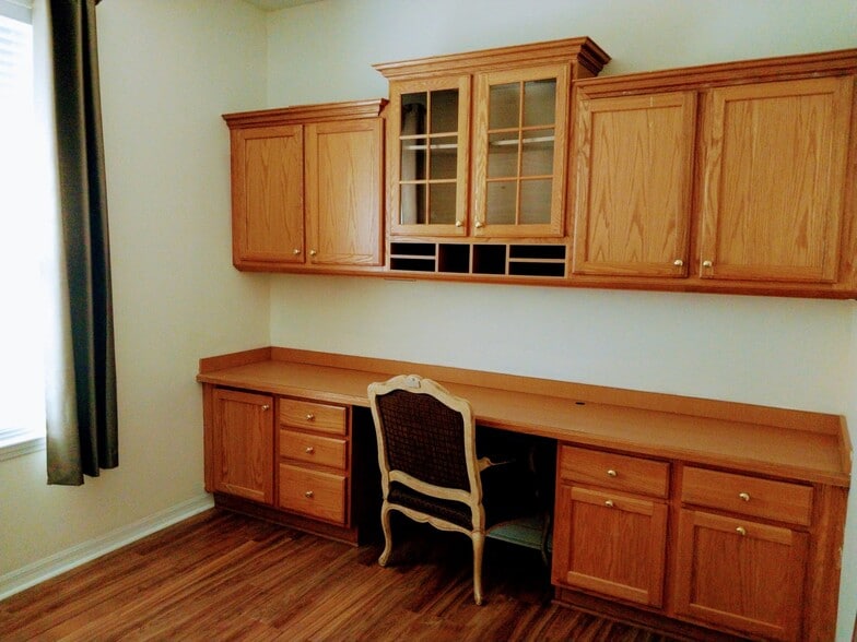 Building Photo - 5641 Hidden Oak Ct