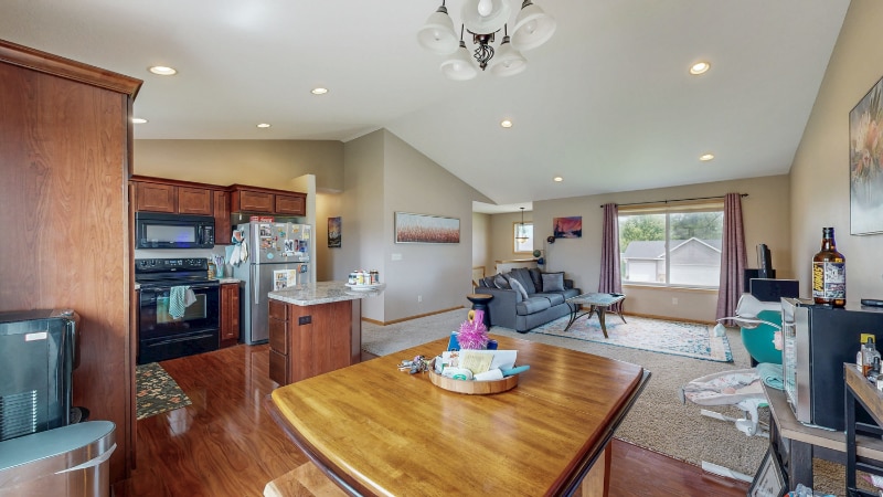 Building Photo - 4024 Stone Point Dr NE