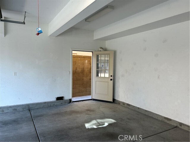 Building Photo - 67 Island Coral