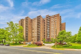 Building Photo - 1-bedroom, 1-bath condo