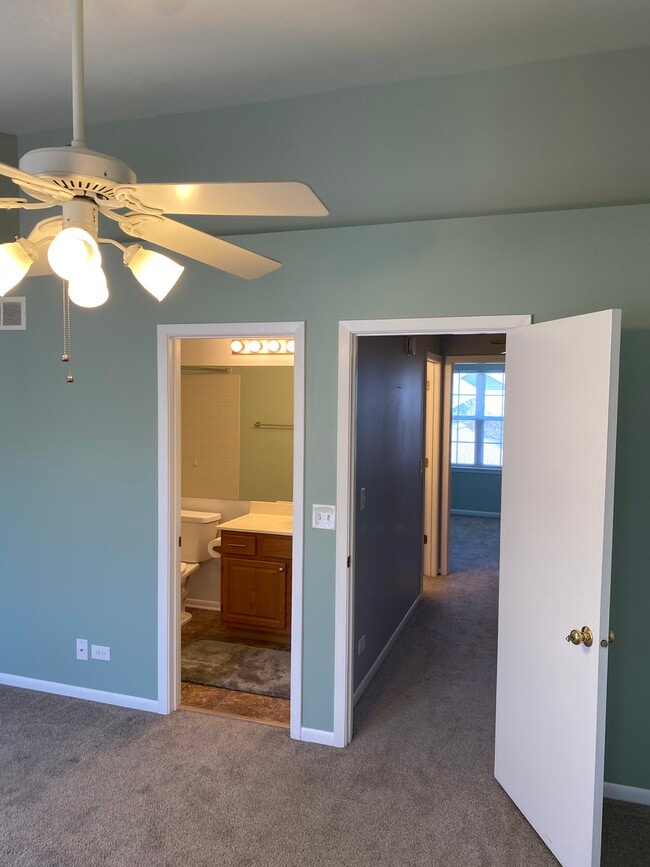 Building Photo - 608 Woodhaven Dr