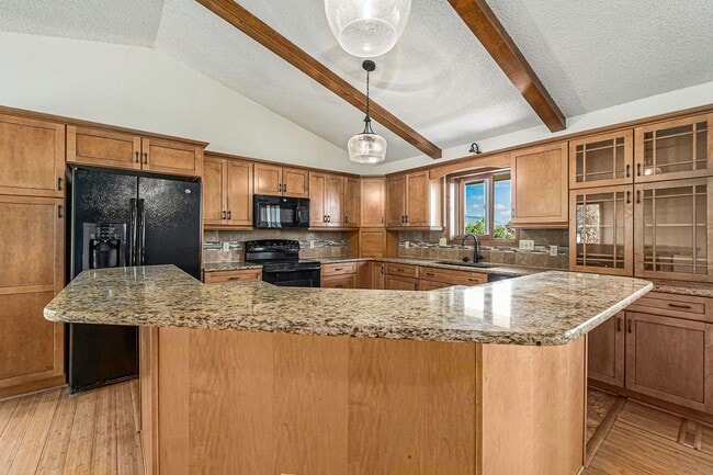 Building Photo - Big*Open*Private*Custom Home in Pinecliff D#20