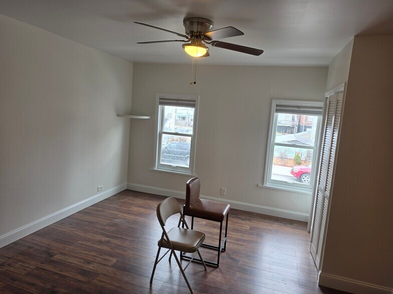 Building Photo - 1513 Parker St