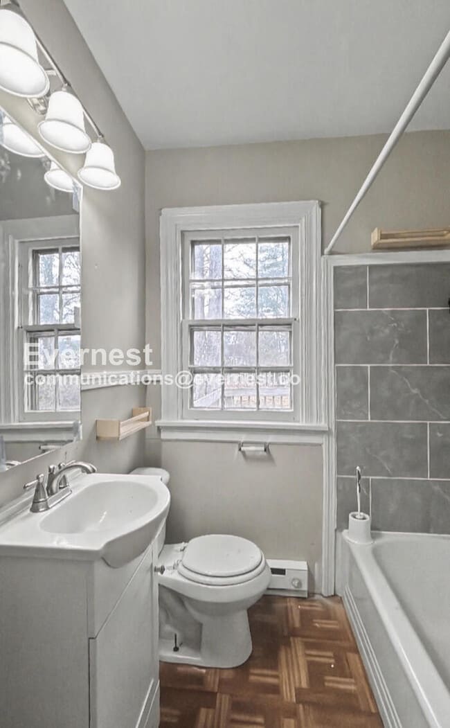 Building Photo - 3 Bed, 1 Bath Home with Fenced Yard / Pet-Friendly / Coming Soon!