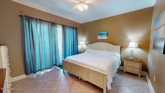 Building Photo - 2230 Beach Dr