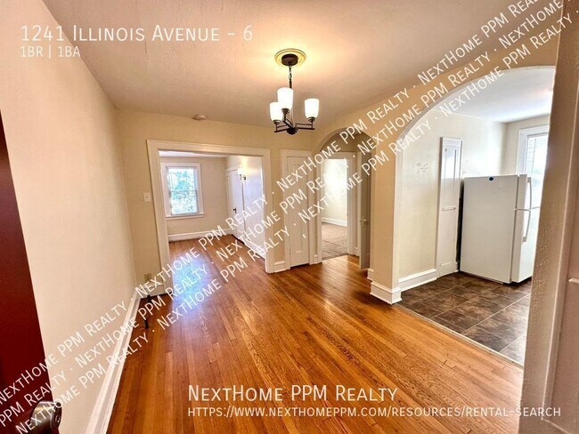 Building Photo - Dormont 1 Bedroom with heat included. Octo...