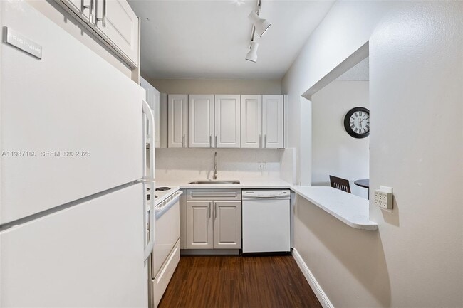 Building Photo - 101 E McNab Rd