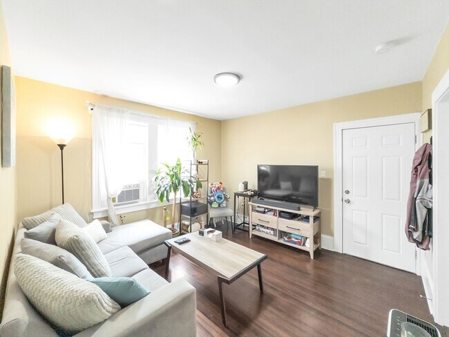 Building Photo - 24 Annafran St