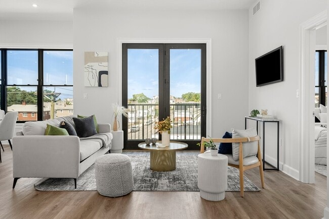 Building Photo - 523 2nd St