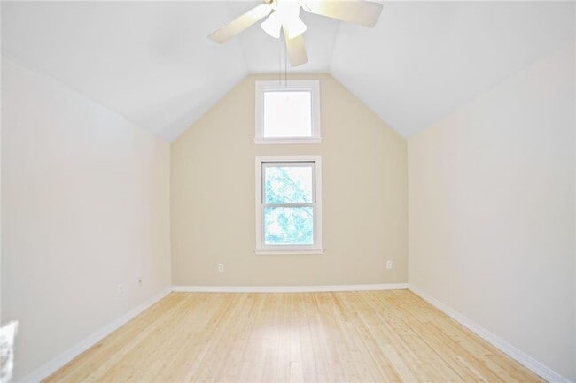 Building Photo - 2716 E 22nd St