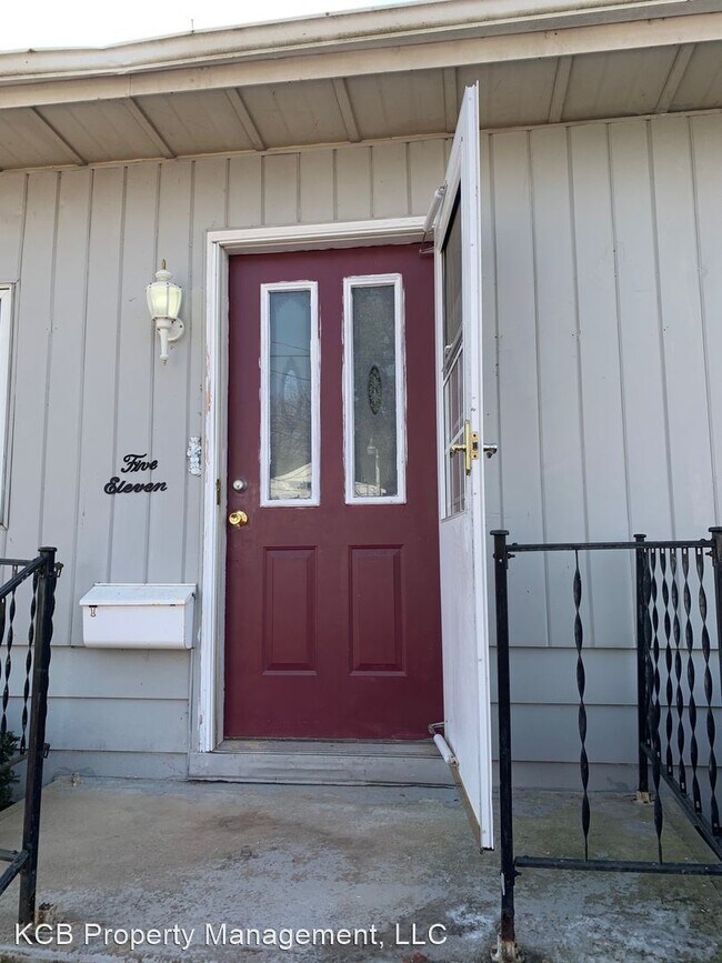 Building Photo - 3 br, 1 bath House - 511 West Chestnut Street