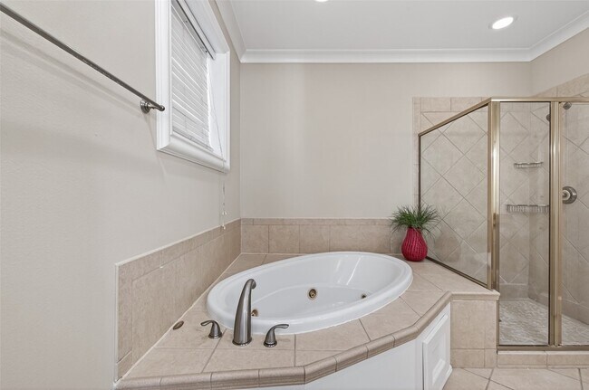 Building Photo - 105 Detering St