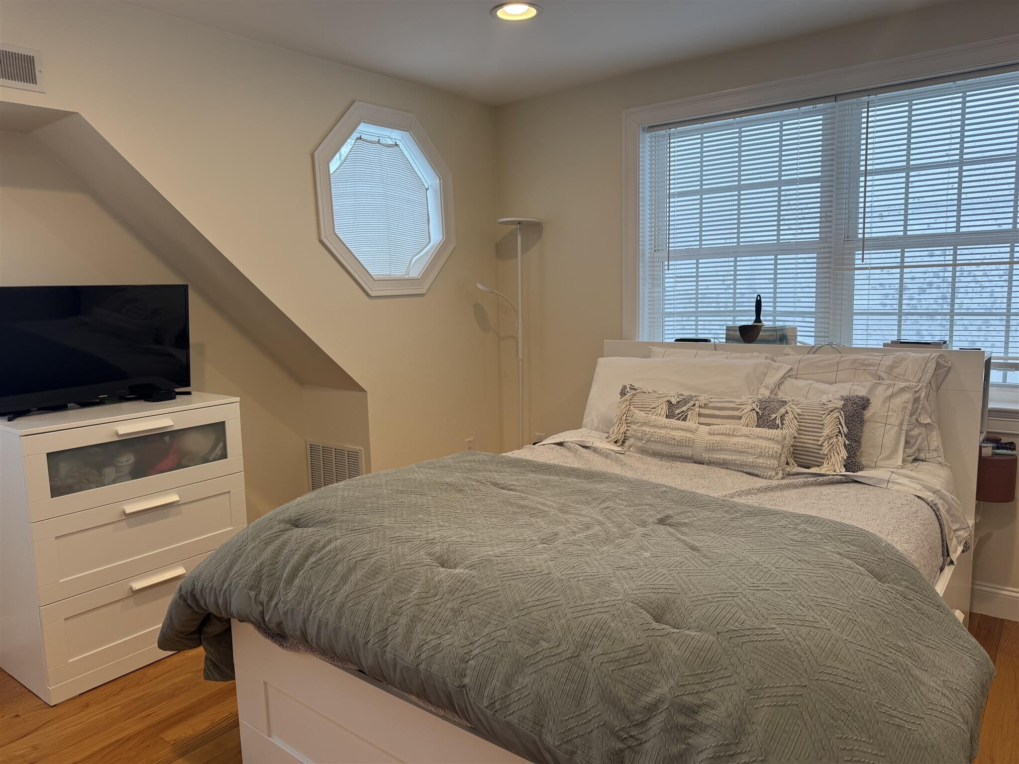 Building Photo - 11 Winthrop Ct