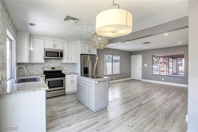 Building Photo - 4456 Bramblewood St