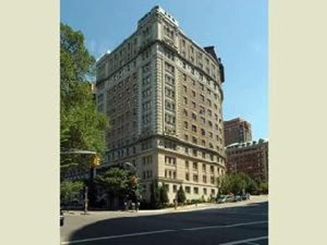 Building Photo - 440 Riverside Dr