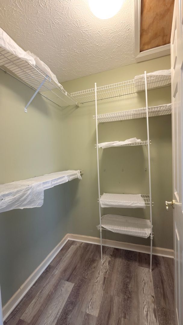 Building Photo - Beautiful, Bright & Move-In Ready Home in Lafayette!