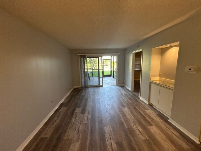 Building Photo - Annual 2/2 Condo, in a resort community golf and tennis