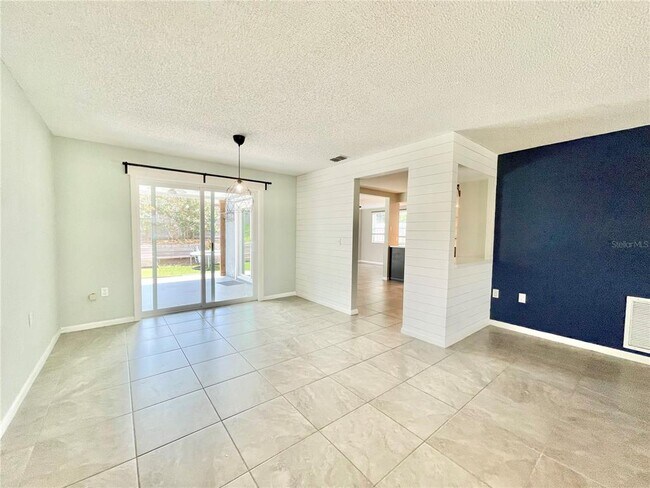 Building Photo - 9011 Ledgestone Ln