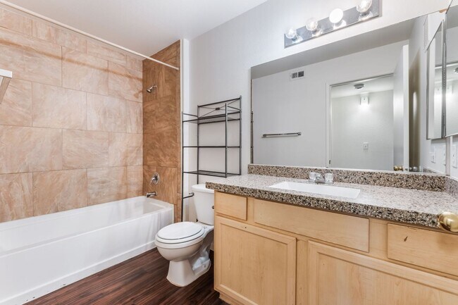 Building Photo - Gorgeous 3 Bedroom Seven Hills Condo For L...