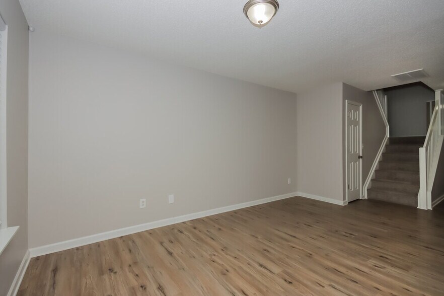Building Photo - 8042 Christmas Ct